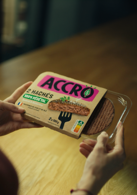 Image extraite du film Révélez votre instinct végétal Accro réalisée par Fantastic, qui présente le pack du produit